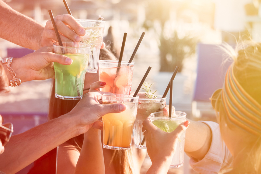 Cocktail met wijn en fruit: het frisse zomer aperitief Cocktail met wijn en fruit: het frisse zomer aperitief